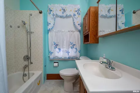 915 4th Ave, Silvis, IL 61282 photo 18
