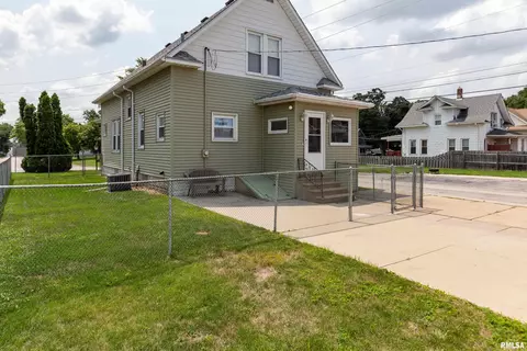 915 4th Ave, Silvis, IL 61282 photo 5