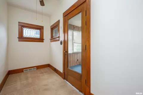 915 4th Ave, Silvis, IL 61282 photo 23