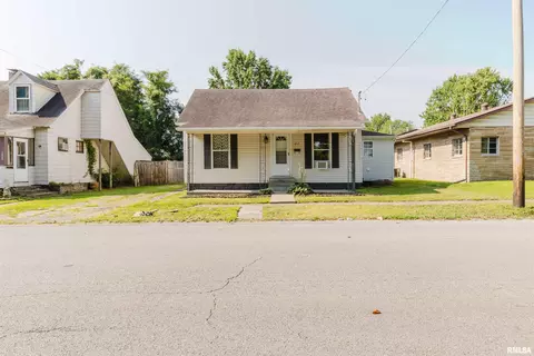 1212 W Monroe St, Herrin, IL 62948