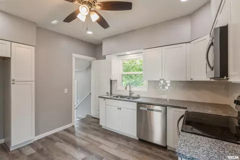2408 16th Ave, Moline, IL 61265 photo 7