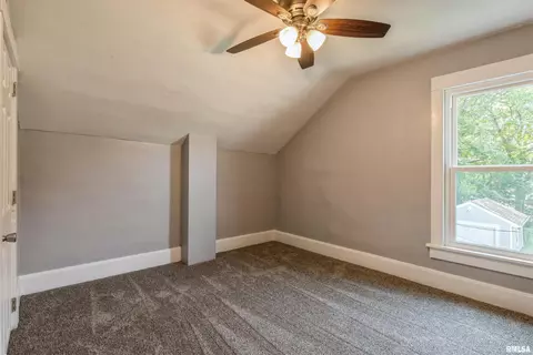 2408 16th Ave, Moline, IL 61265 photo 10
