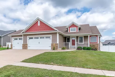 2010 E 61st St, Davenport, IA 52807