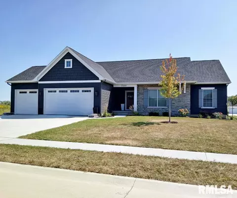 7149 Alvie Ln, Bettendorf, IA 52722