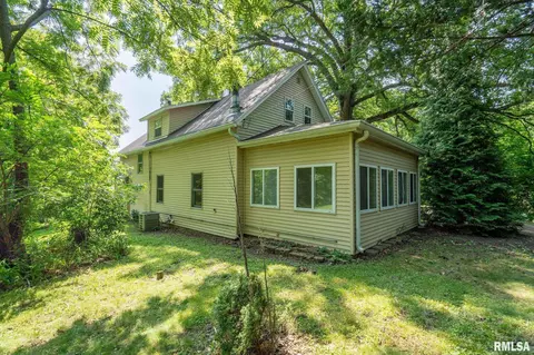 1752 28th Ave, Moline, IL 61265 photo 2