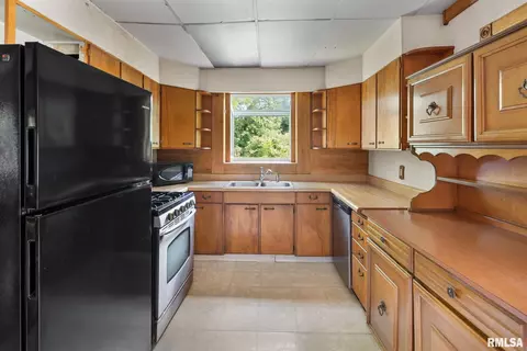 1752 28th Ave, Moline, IL 61265 photo 9