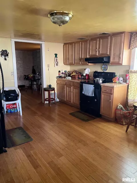 935 W Division St, Kewanee, IL 61443 photo 11