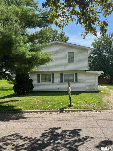 935 W Division St, Kewanee, IL 61443 photo 3