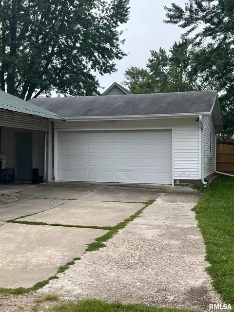 935 W Division St, Kewanee, IL 61443 photo 4