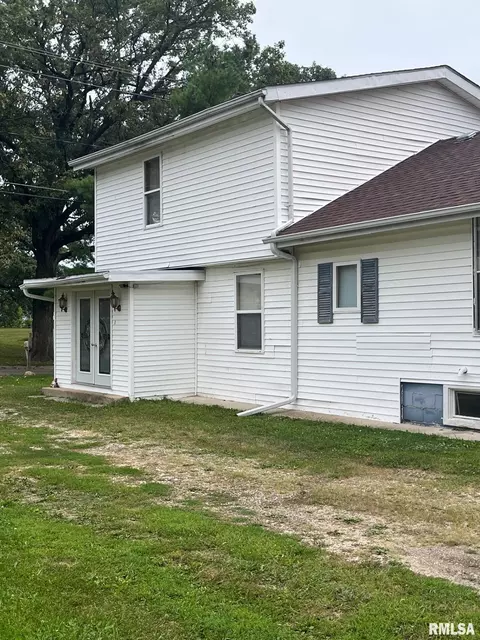 935 W Division St, Kewanee, IL 61443 photo 2