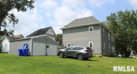 402 Dwight St, Kewanee, IL 61443 photo 2