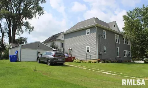 402 Dwight St, Kewanee, IL 61443 photo 3