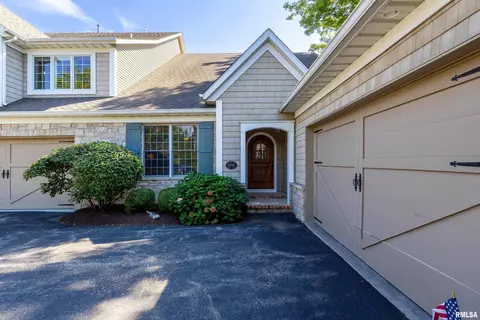 26099 Valley Dr, Bettendorf, IA 52722