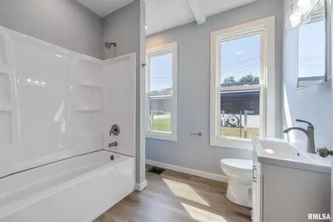 512 E Main St, Aledo, IL 61231 photo 11