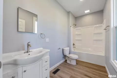 512 E Main St, Aledo, IL 61231 photo 17