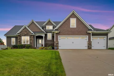 5723 Judge Rd, Bettendorf, IA 52722