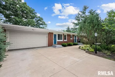 1200 Woodlawn Ave, Clinton, IA 52732