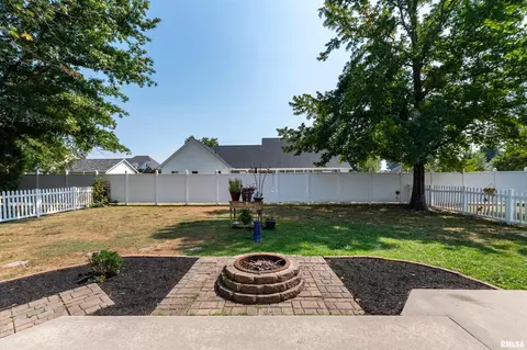 1805 N Dawn Dr, Marion, IL 62959 photo 24