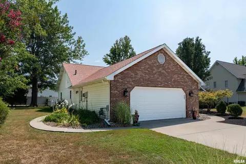 1805 N Dawn Dr, Marion, IL 62959 photo 21