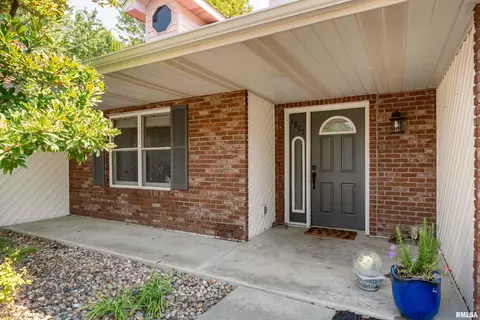 1805 N Dawn Dr, Marion, IL 62959 photo 2
