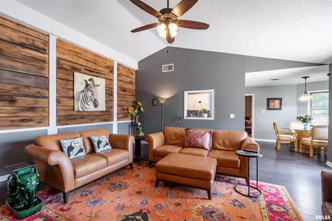 1805 N Dawn Dr, Marion, IL 62959 photo 5