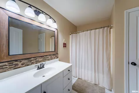 1805 N Dawn Dr, Marion, IL 62959 photo 19