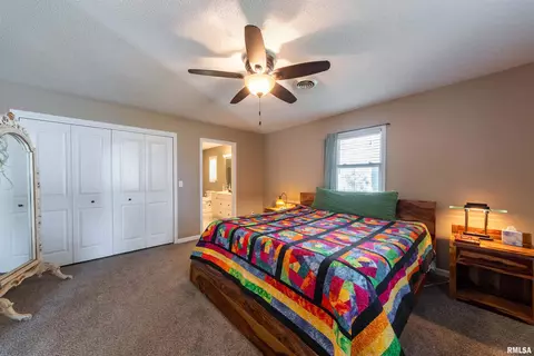 1805 N Dawn Dr, Marion, IL 62959 photo 12