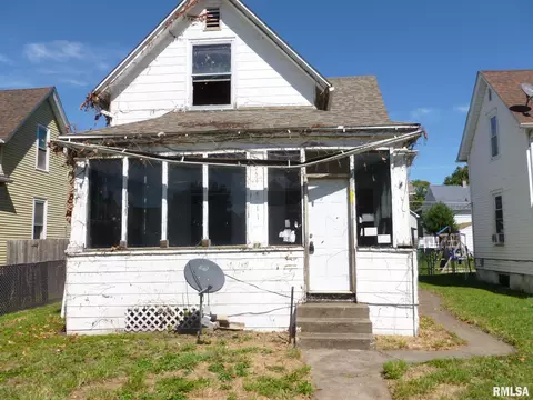 2110 W 4th St, Davenport, IA 52802