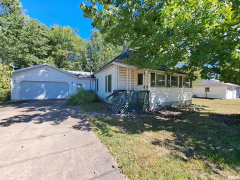 200 S Dent St, Carterville, IL 62918