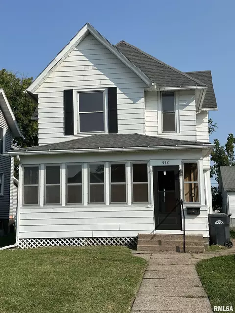 632 10th Ave S, Clinton, IA 52732