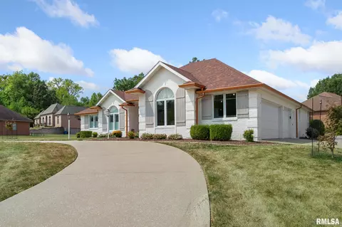 2766 Kokopelli Dr, Marion, IL 62959