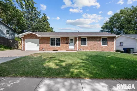 2920 E 35th St, Davenport, IA 52807