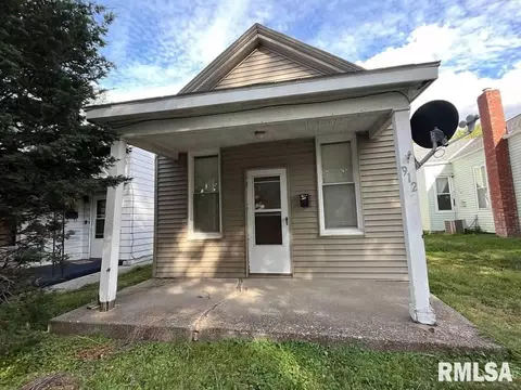 912 N 12th St, Quincy, IL 62301