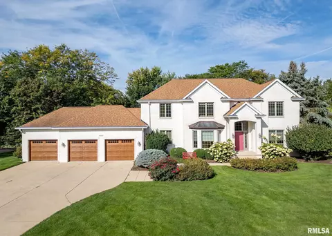 4992 School House Rd, Bettendorf, IA 52722