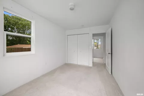 1125 39th St, Moline, IL 61265 photo 12