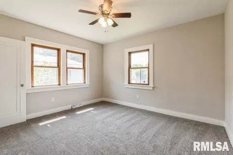 432 12th St, Silvis, IL 61282 photo 12