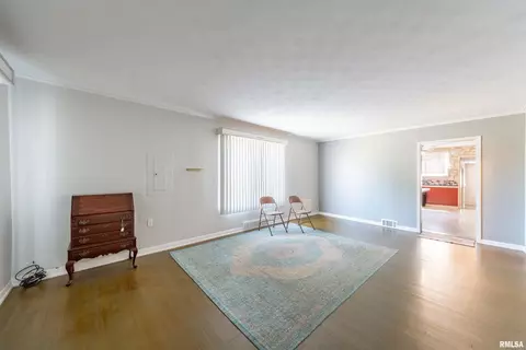 605 E Carter St, Marion, IL 62959 photo 4