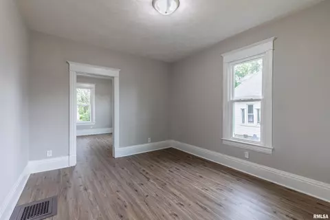 339 Rice St, Kewanee, IL 61443 photo 7