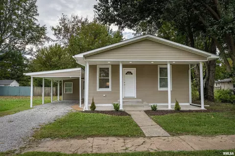 1320 W Tyler St, Herrin, IL 62948