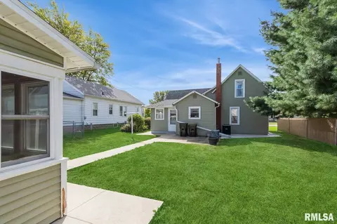 1027 16th Ave, Fulton, IL 61252 photo 2