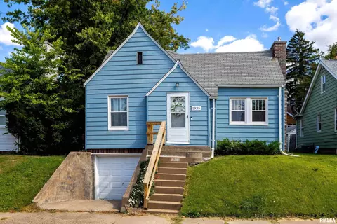 1935 N Perry St, Davenport, IA 52803