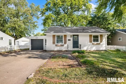 2037 N Fairmount St, Davenport, IA 52804