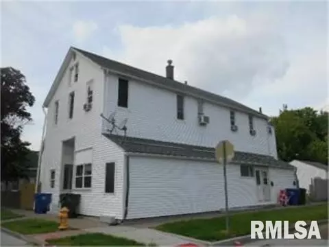 1602 W 7th St, Davenport, IA 52802