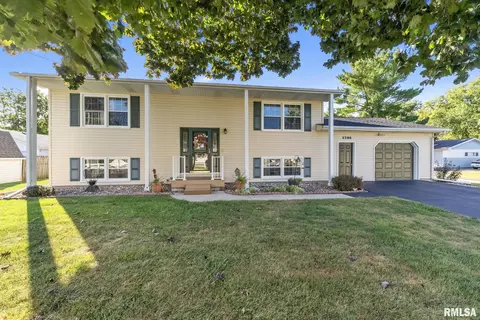 1702 1st Avenue A, Rapids City, IL 61278