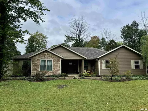 1201 Holly Dr, Carterville, IL 62918