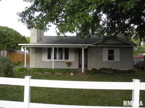7107 Volquardsen Ave, Davenport, IA 52806