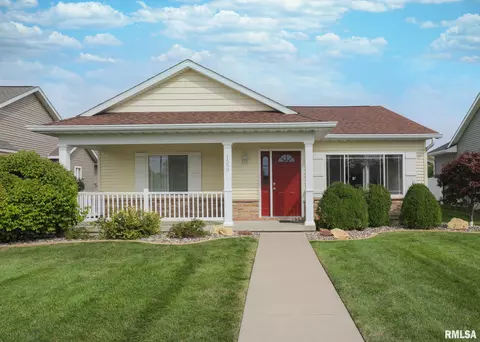1550 Parkview Ln, Davenport, IA 52807