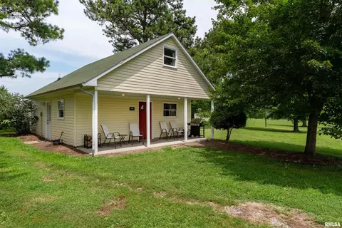 1451 Boskydell Rd, Carbondale, IL 62902