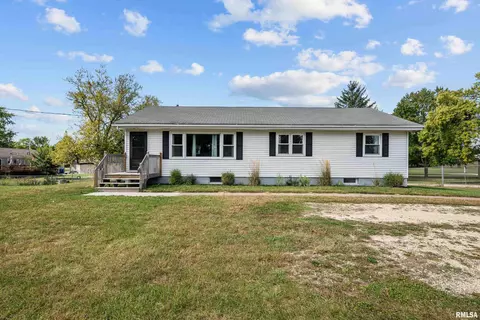 1439 S Washington Blvd, Camanche, IA 52730