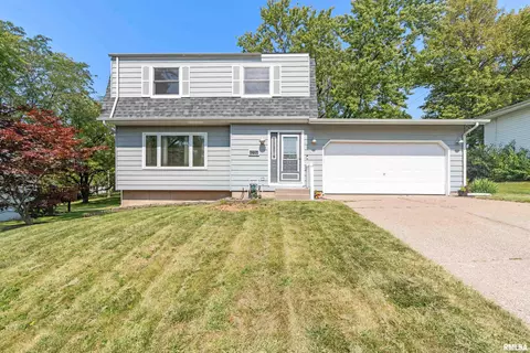 2910 Camden Dr, Bettendorf, IA 52722